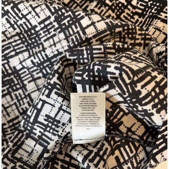 Van Heusen Tunic Top Blouse Women's M Black White Print Long Sleeve Polyester - Picture 7 of 7